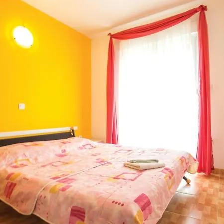 Διαμέρισμα 1 Bedroom Lovely In Μακάρσκα