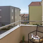 1 Bedroom Cozy In Makarska