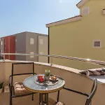1 Bedroom Cozy In