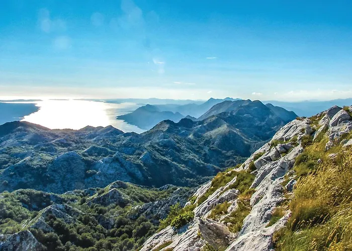 1 Bedroom Lovely In Apartment *