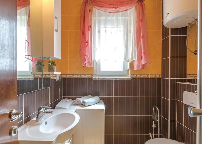 1 Bedroom Lovely In *