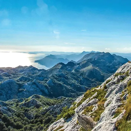 1 Bedroom Lovely In Apartament *